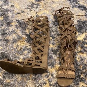Lace-up flat gladiator sandals